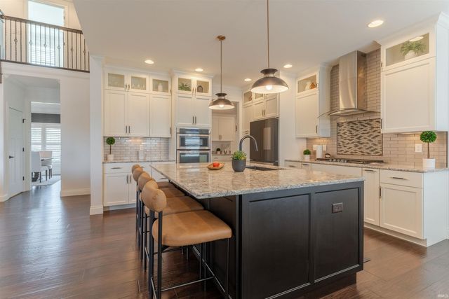 8560 Angel Drive, Newburgh, IN 47630