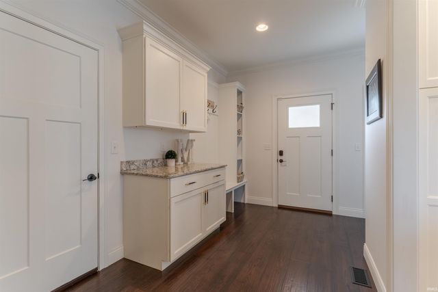 8560 Angel Drive, Newburgh, IN 47630