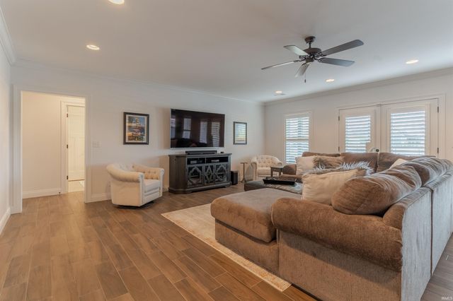 8560 Angel Drive, Newburgh, IN 47630