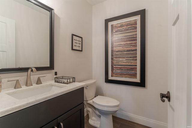 8560 Angel Drive, Newburgh, IN 47630