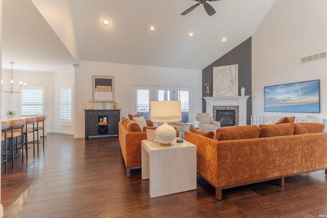 8560 Angel Drive, Newburgh, IN 47630