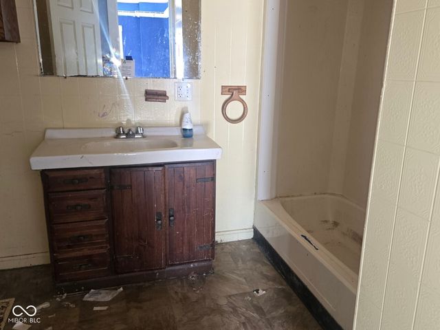 2030 S 8th Street, Terre Haute, IN 47802