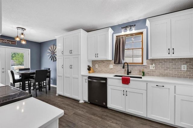 17 NW 102nd Terrace, Kansas City, MO 64155