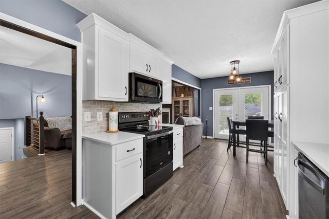 17 NW 102nd Terrace, Kansas City, MO 64155