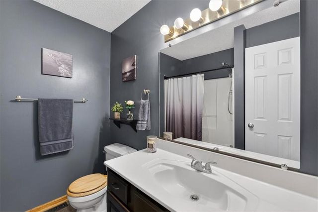 17 NW 102nd Terrace, Kansas City, MO 64155