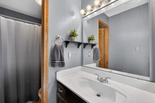 17 NW 102nd Terrace, Kansas City, MO 64155