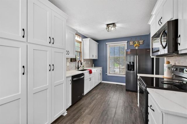 17 NW 102nd Terrace, Kansas City, MO 64155