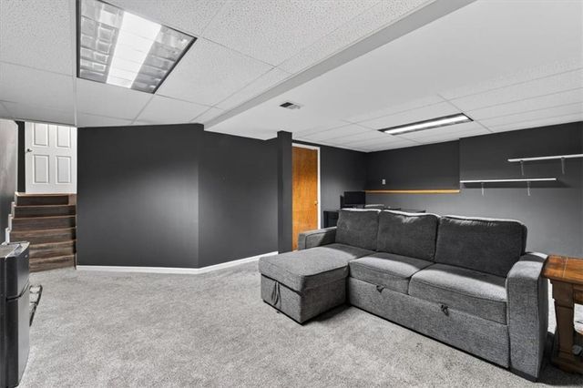 17 NW 102nd Terrace, Kansas City, MO 64155