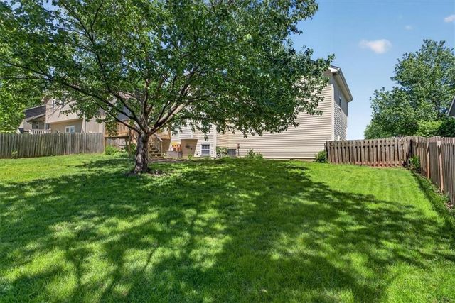 17 NW 102nd Terrace, Kansas City, MO 64155