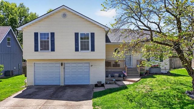 17 NW 102nd Terrace, Kansas City, MO 64155