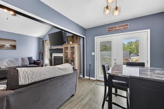 17 NW 102nd Terrace, Kansas City, MO 64155