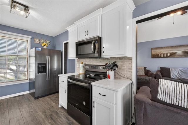 17 NW 102nd Terrace, Kansas City, MO 64155