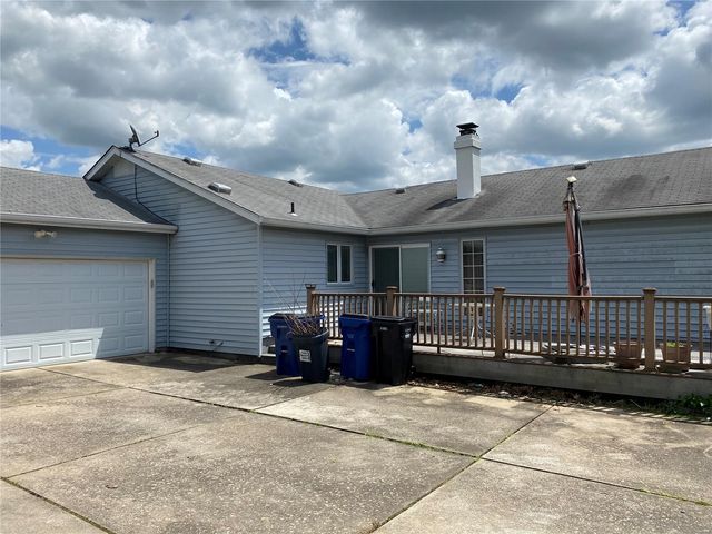 1323 Woodpath Drive, Florissant, MO 63031