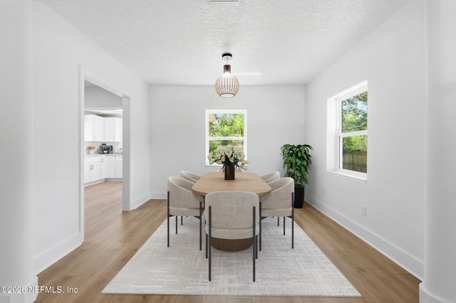 4242 PINEWOOD Avenue, Jacksonville, FL 32207