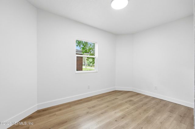 4242 PINEWOOD Avenue, Jacksonville, FL 32207