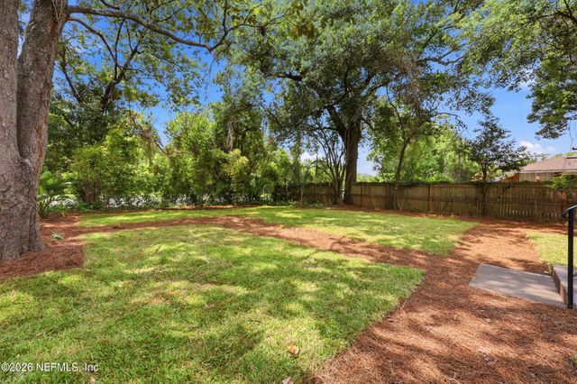 4242 PINEWOOD Avenue, Jacksonville, FL 32207