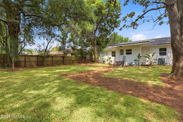 4242 PINEWOOD Avenue, Jacksonville, FL 32207