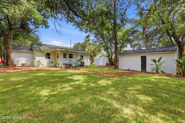 4242 PINEWOOD Avenue, Jacksonville, FL 32207
