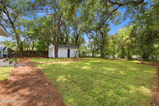 4242 PINEWOOD Avenue, Jacksonville, FL 32207
