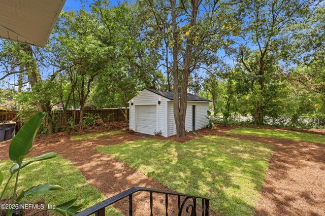 4242 PINEWOOD Avenue, Jacksonville, FL 32207