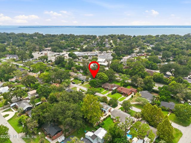 4242 PINEWOOD Avenue, Jacksonville, FL 32207