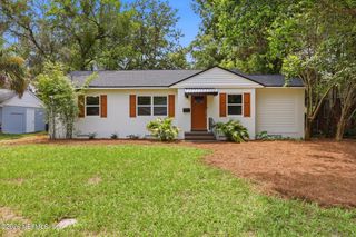 4242 PINEWOOD Avenue, Jacksonville, FL 32207