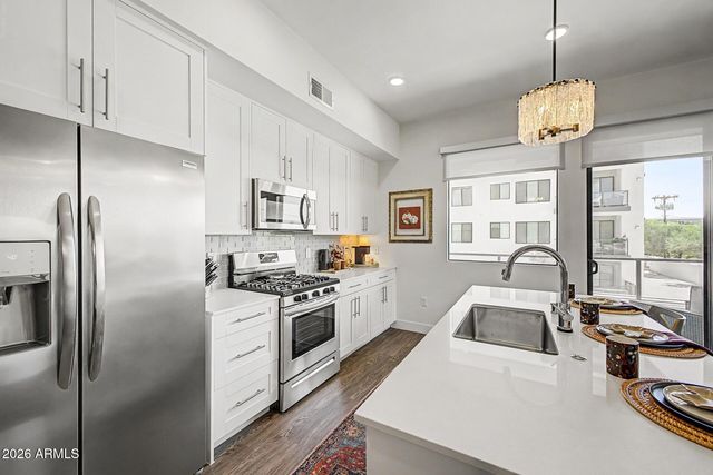7300 E EARLL Drive 2013, Scottsdale, AZ 85251