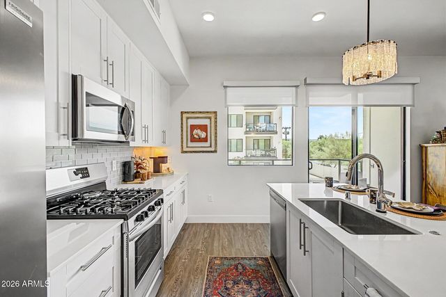 7300 E EARLL Drive 2013, Scottsdale, AZ 85251