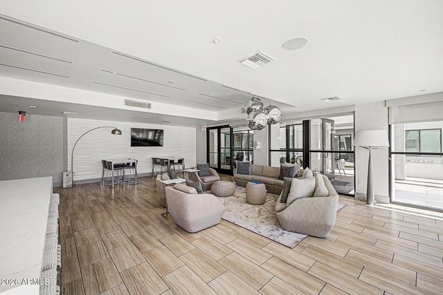 7300 E EARLL Drive 2013, Scottsdale, AZ 85251