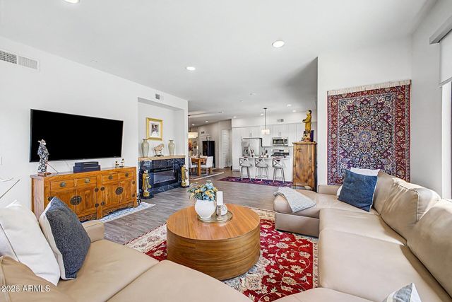 7300 E EARLL Drive 2013, Scottsdale, AZ 85251