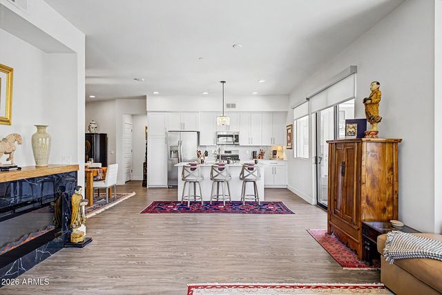 7300 E EARLL Drive 2013, Scottsdale, AZ 85251