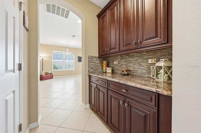 979 COUNTS CREST CIRCLE, Apopka, FL 32712