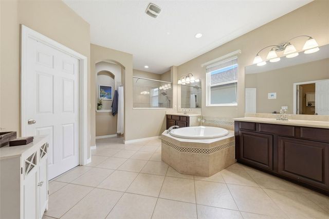 979 COUNTS CREST CIRCLE, Apopka, FL 32712