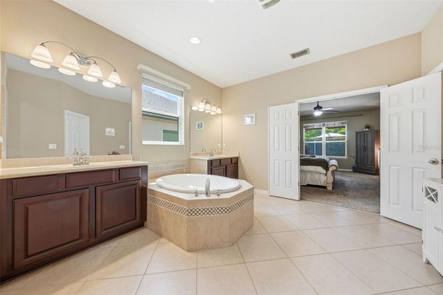 979 COUNTS CREST CIRCLE, Apopka, FL 32712