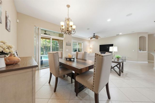 979 COUNTS CREST CIRCLE, Apopka, FL 32712