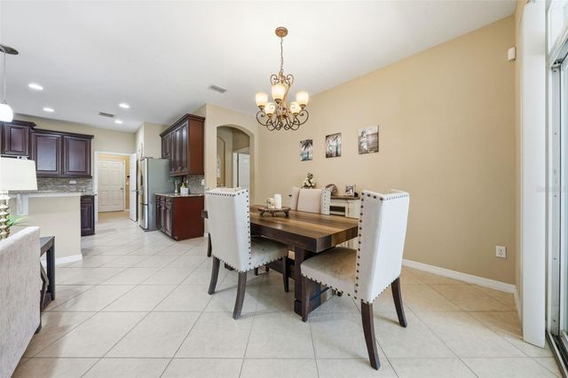 979 COUNTS CREST CIRCLE, Apopka, FL 32712