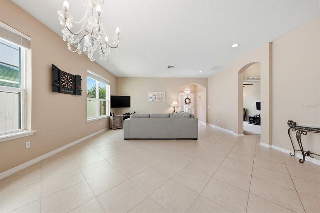 979 COUNTS CREST CIRCLE, Apopka, FL 32712