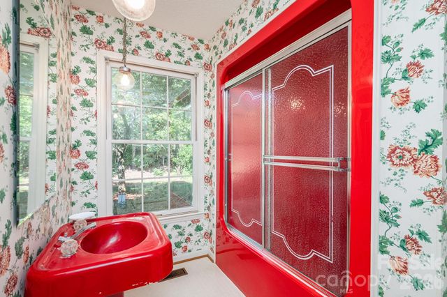 2302 Lowell Bethesda Road, Gastonia, NC 28056
