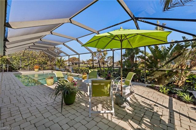 946 Whelk DR, Sanibel, FL 33957