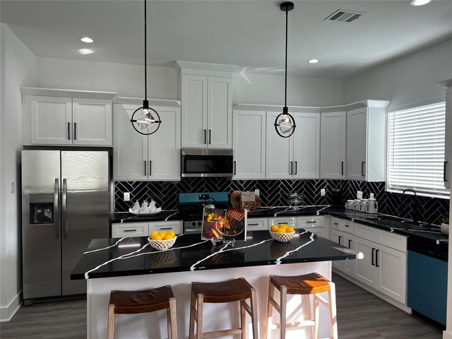 8533 Amadwe Street B, Houston, TX 77051