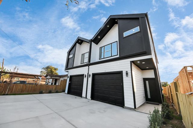 8533 Amadwe Street B, Houston, TX 77051