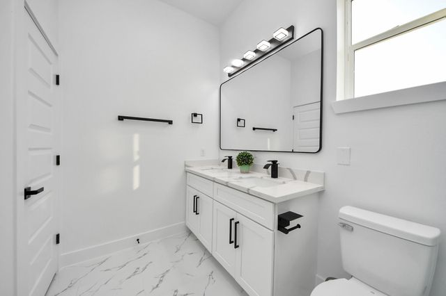 8533 Amadwe Street B, Houston, TX 77051