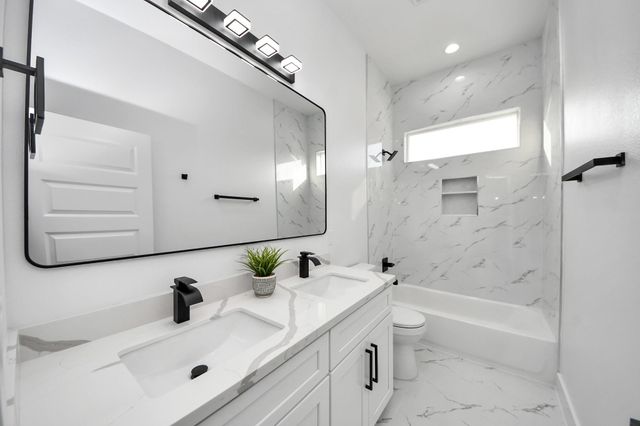 8533 Amadwe Street B, Houston, TX 77051