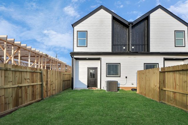 8533 Amadwe Street B, Houston, TX 77051