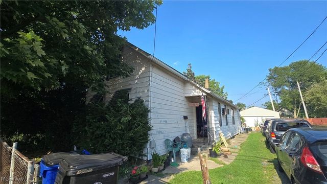 3221 W 56th Street, Cleveland, OH 44102