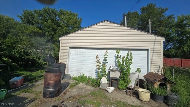 3221 W 56th Street, Cleveland, OH 44102