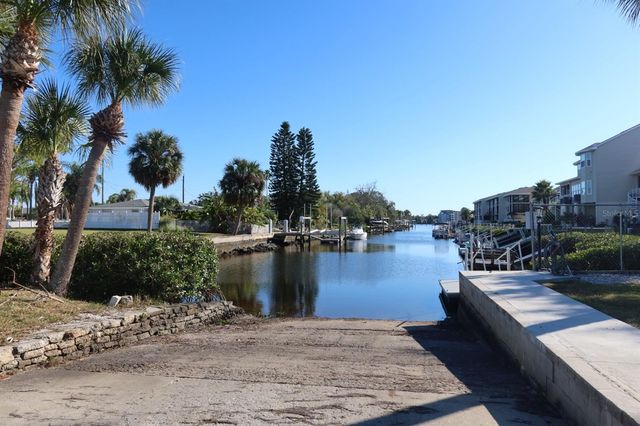 5712 BAY BOULEVARD, Port Richey, FL 34668