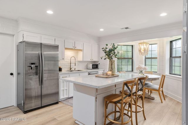 300 Wildlife Drive, Lafayette, LA 70507