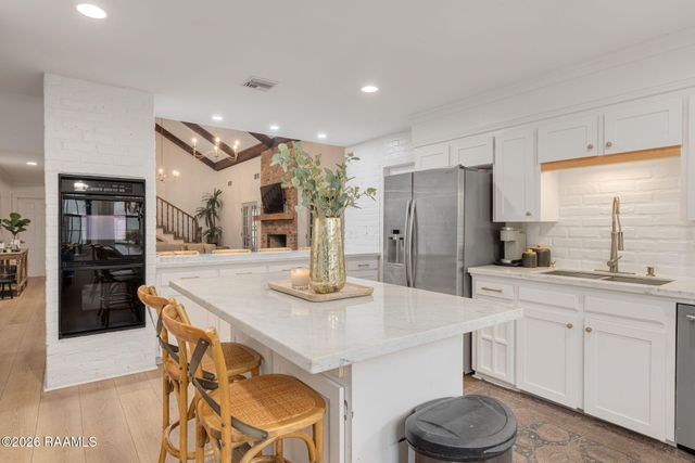 300 Wildlife Drive, Lafayette, LA 70507