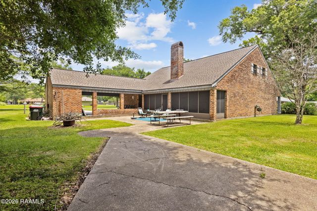 300 Wildlife Drive, Lafayette, LA 70507